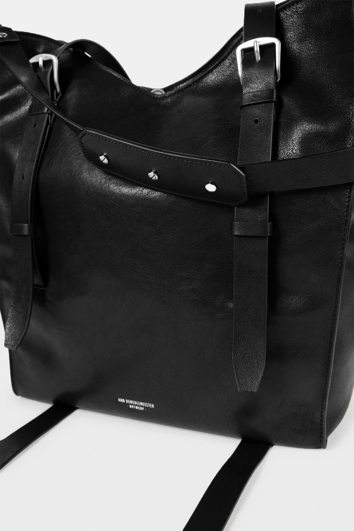 Akim Medium Shoulder Bag - Image 5