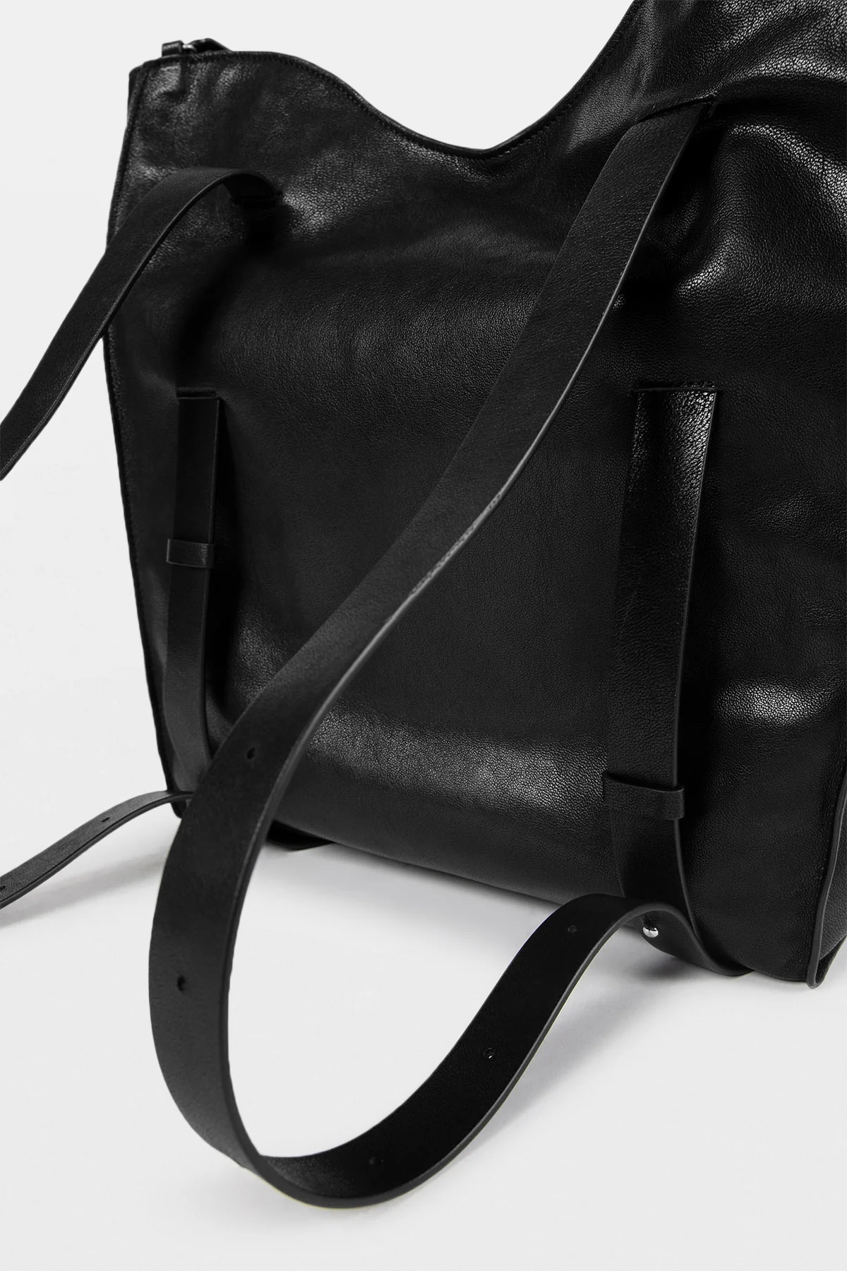 Akim Medium Shoulder Bag - Image 6