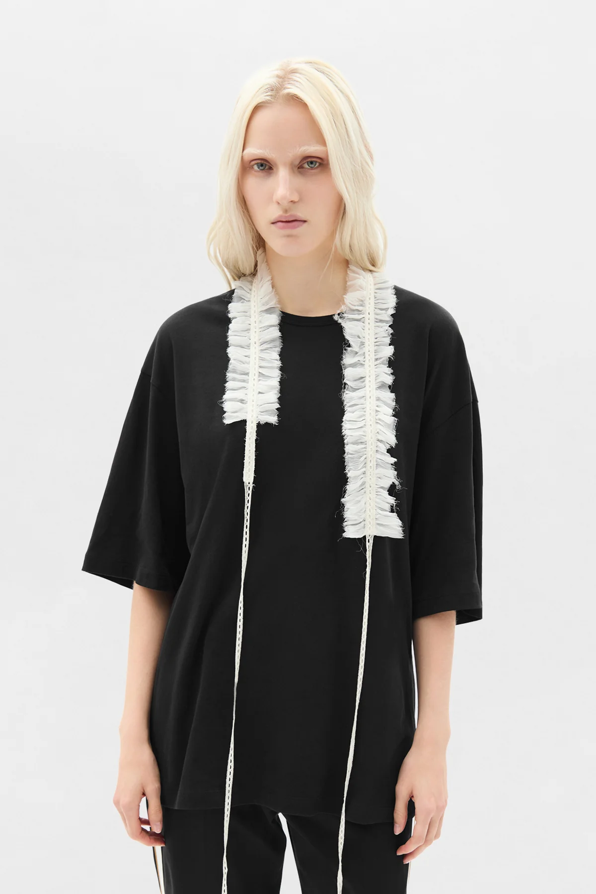 Jody Ruffled Collar