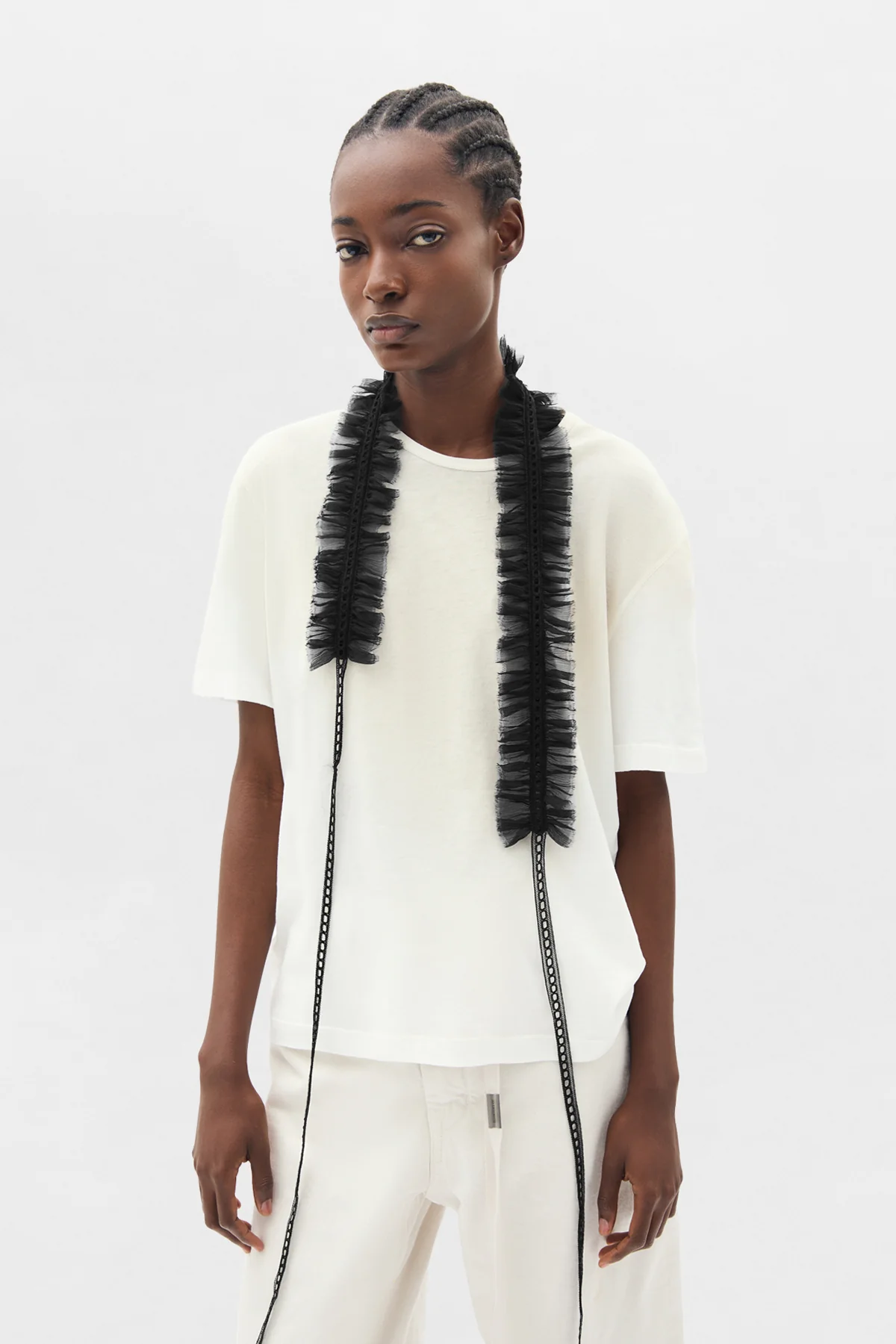 Jody Ruffled Collar with Lace Ribbon