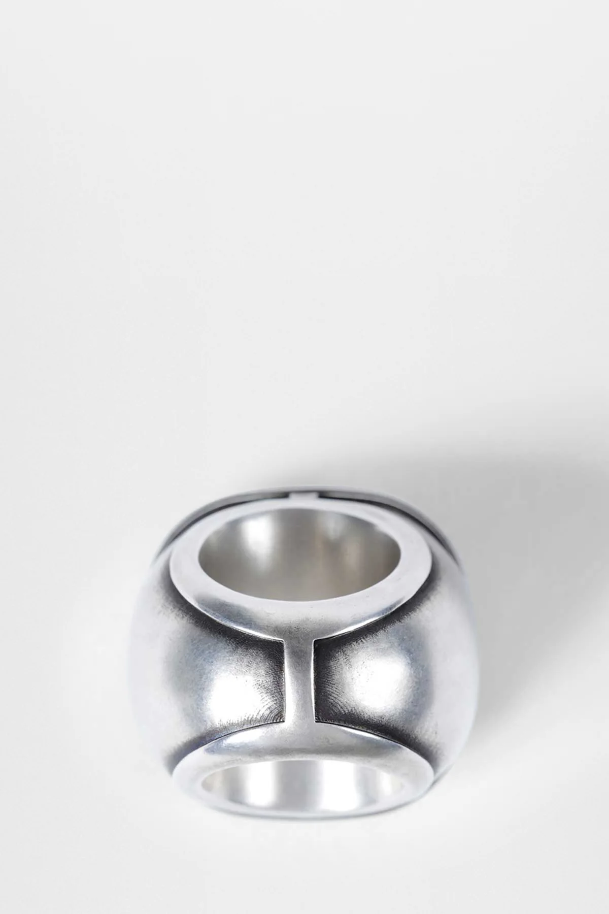 Wide Ring with Spheres - Image 2