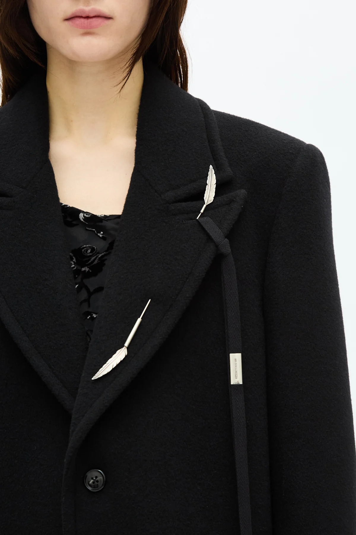 Lorns Feather Pin - Image 3