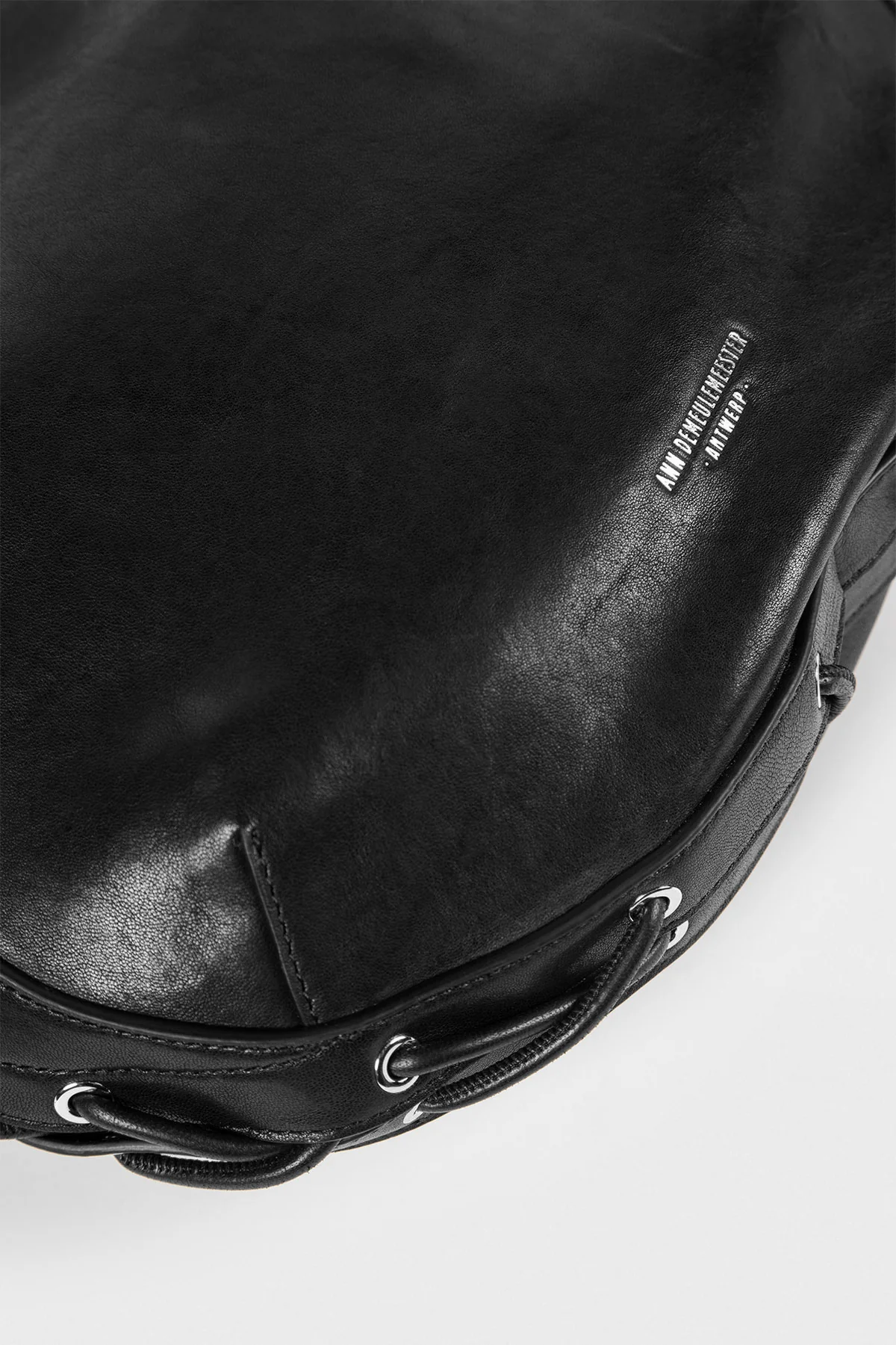 Ravdna Medium Shoulder Bag - Image 6