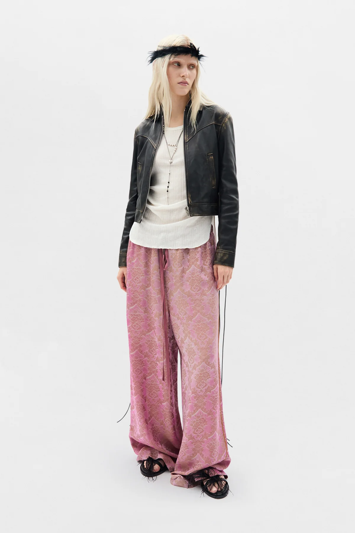 Mara Wrinkled Cropped Tank Top - Image 4