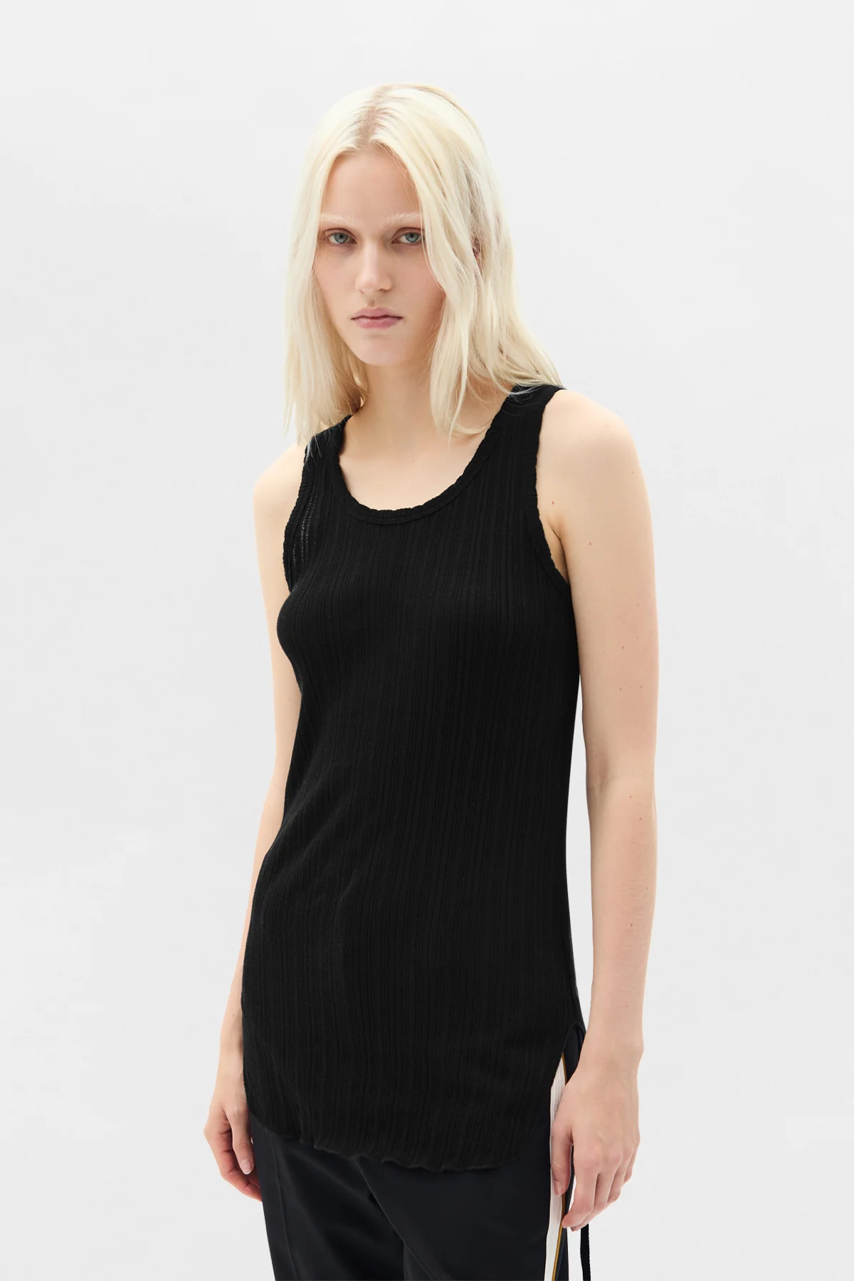 Mara Wrinkled Cropped Tank Top - Image 2